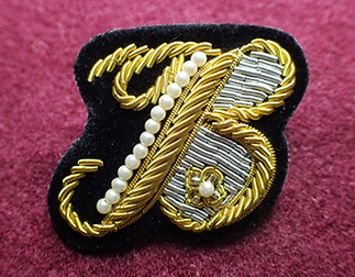 アルファベットモールバッジB001