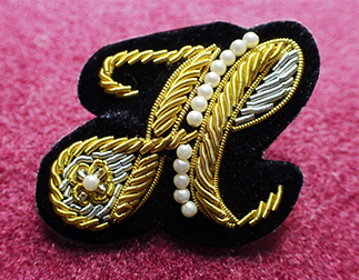 アルファベットモールバッジH001